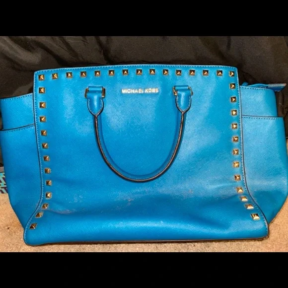 Michael Kors | Bags | Michael Kors Purse Likenew Condotion  display picture 3